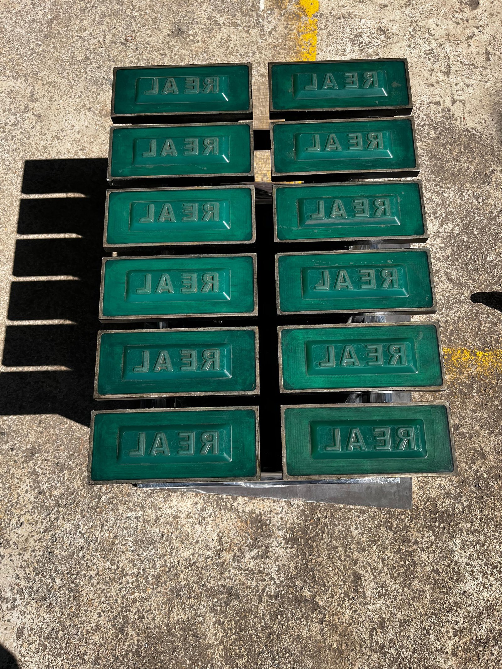 12 CVT BRICK PUNCH WITH PVC COATED NAME PLATE